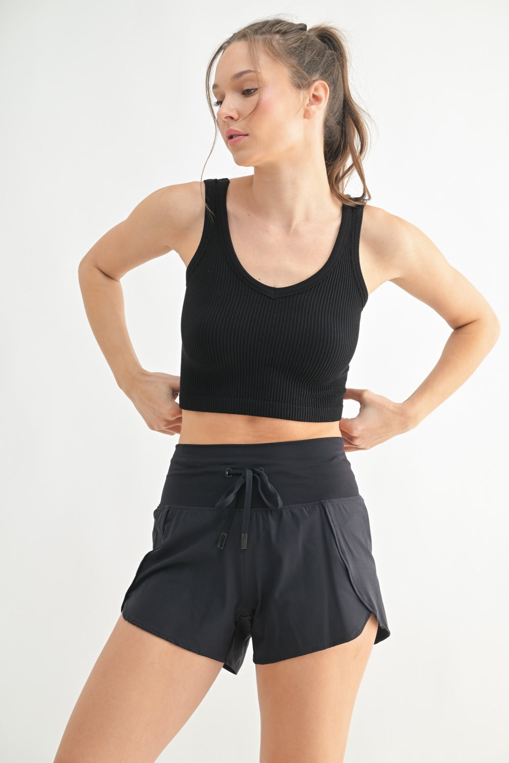 Mono B Ribbed Seamless Cropped Tank Top
