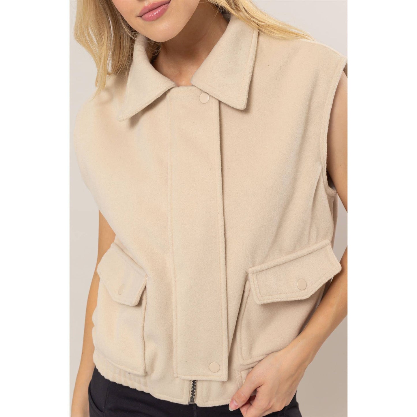 Collar Knit Vest With Pockets