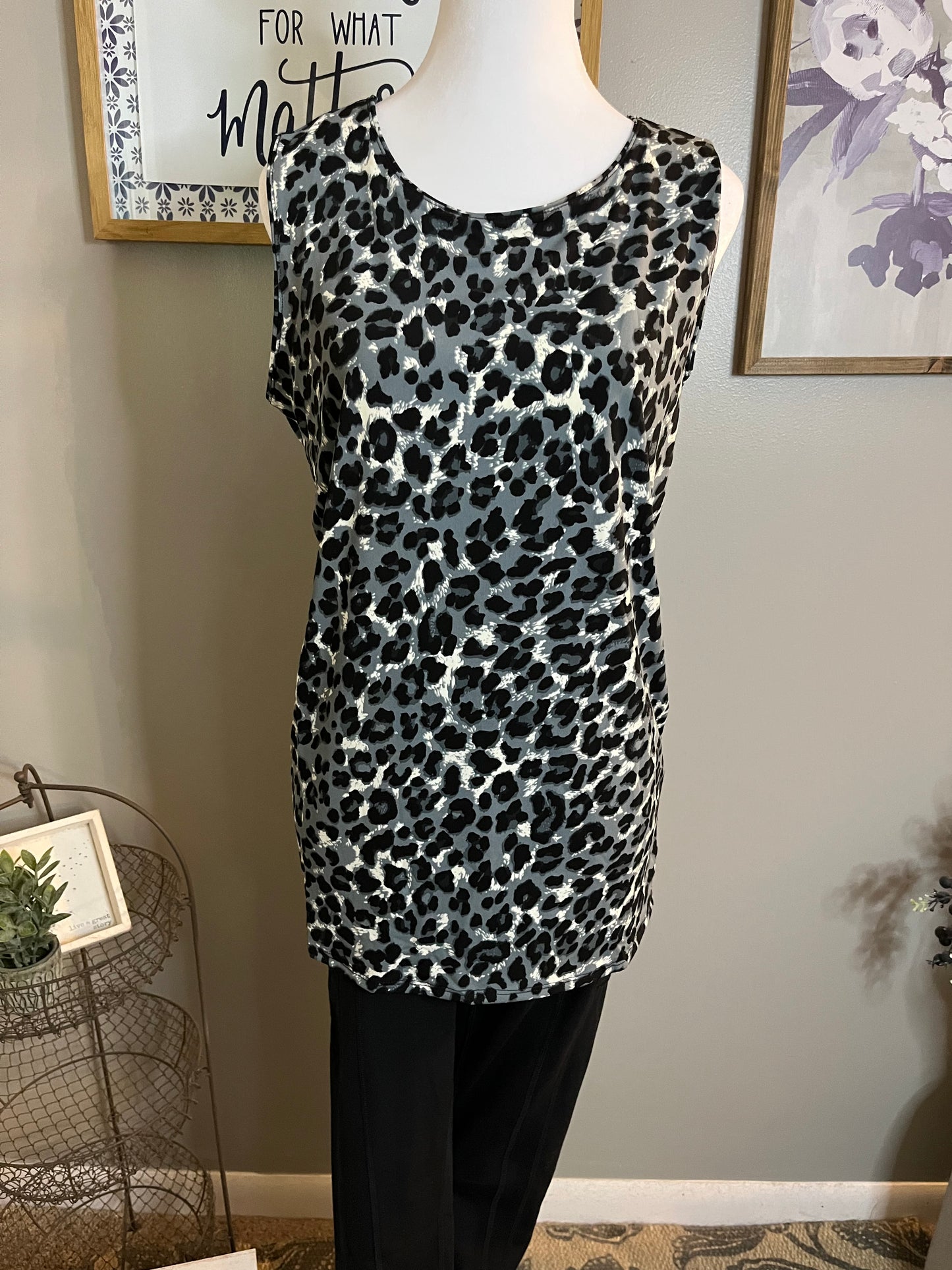 Zenana Leopard Print Sleeveless Side Slit Top